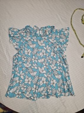 True Destiny Turquoise Floral Ruffle Sleeve Blouse M